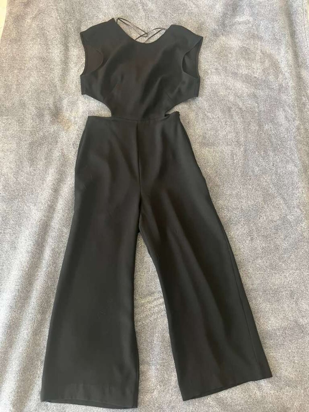 Zara Black Wide-Leg Cut-Out Jumpsuit – XS Elegant
